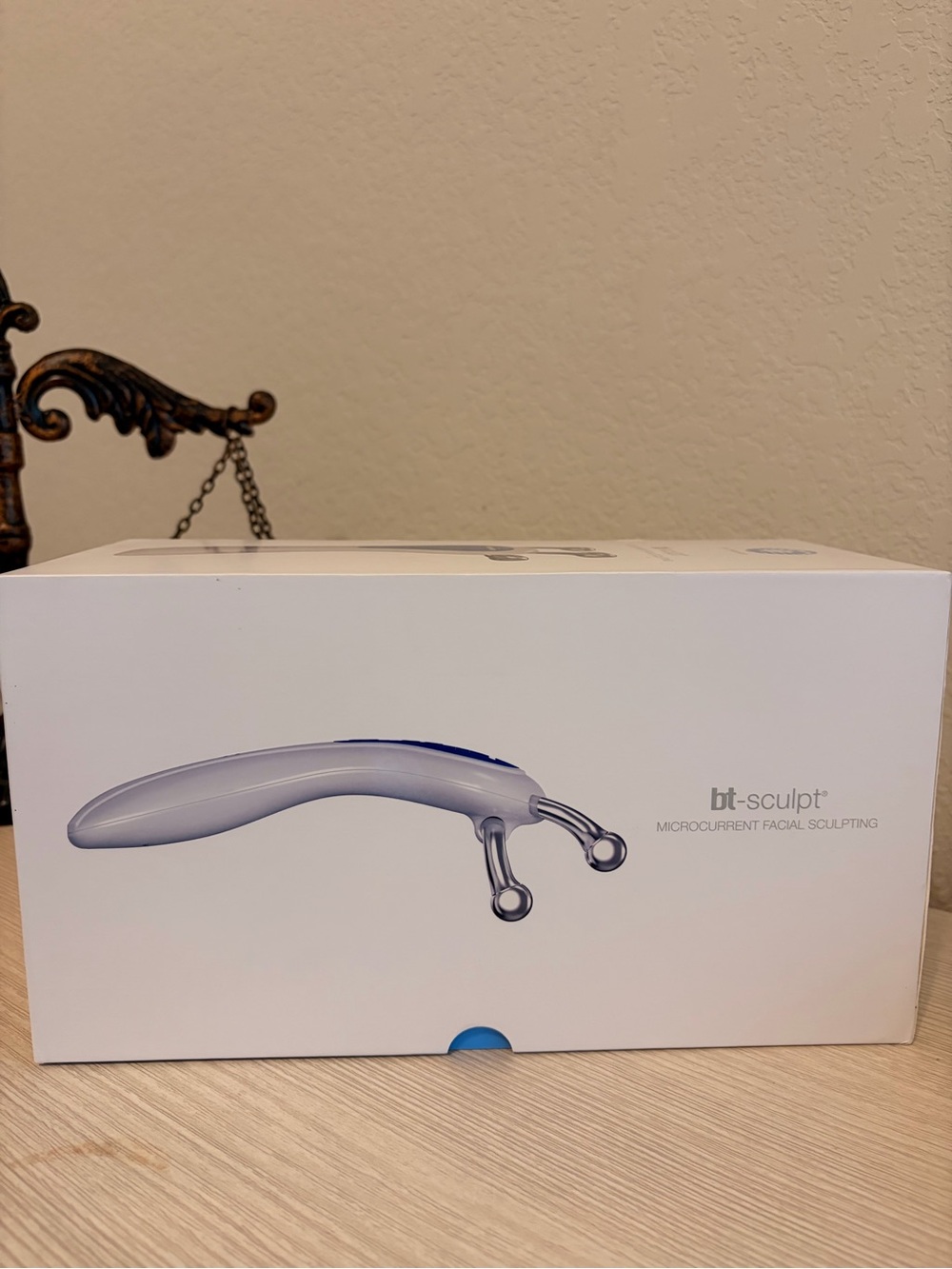 ELEMIS bt-sculpt Microcurrent Facial Tool - White with Blue Accents